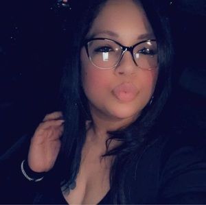 Meet your Posher, Sheyla